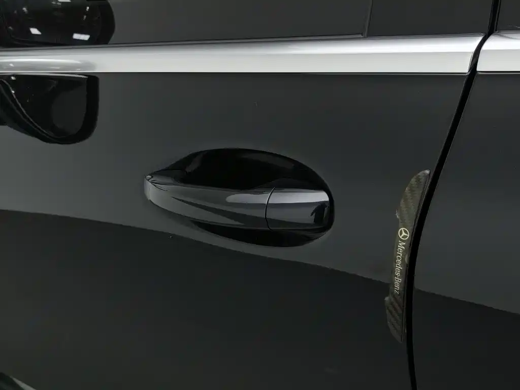 Mercedes-Benz EQC — миниатюра 18