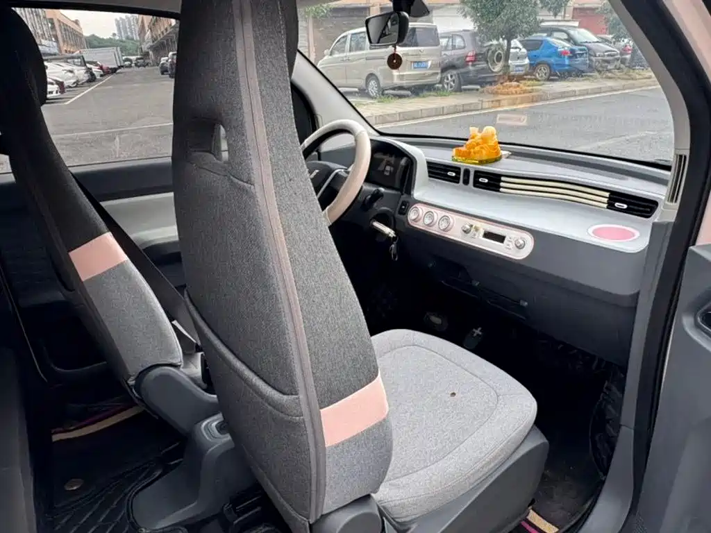 Wuling MINIEV — миниатюра 8
