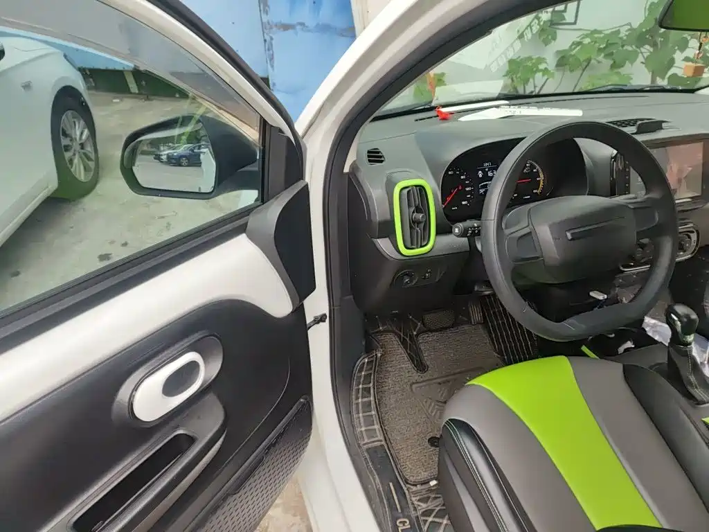 Roewe Clever — миниатюра 12