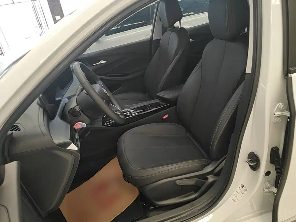 Buick Verano — миниатюра 15