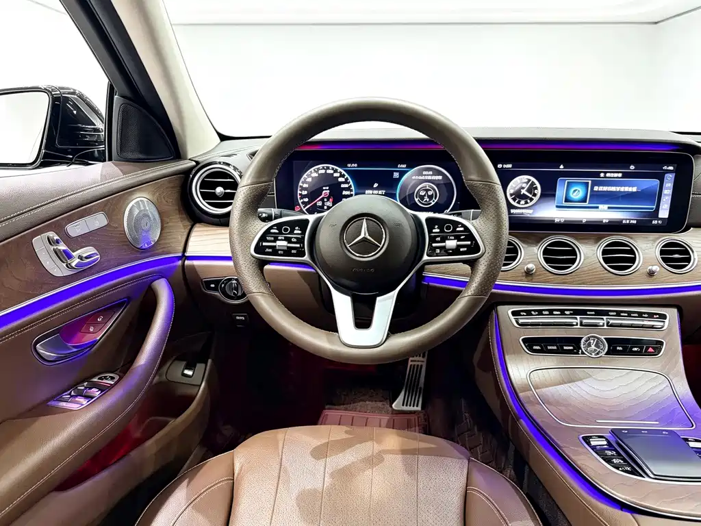 Mercedes-Benz E-Class — миниатюра 7