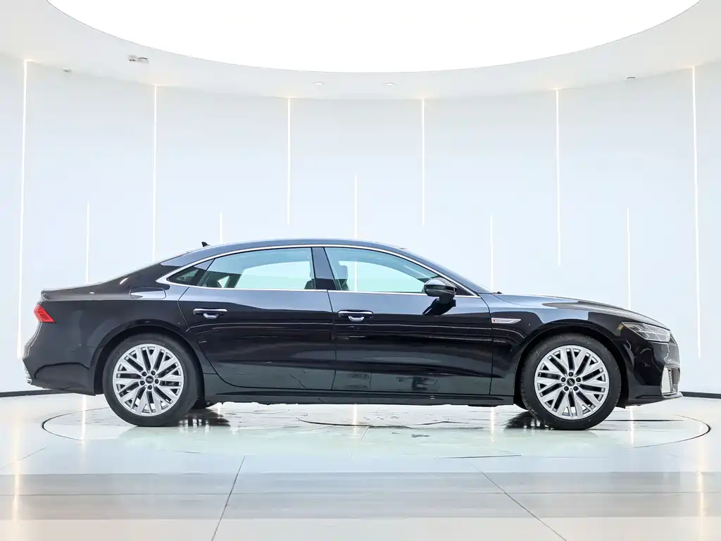 Audi A7L 2024 45TFSI S-line