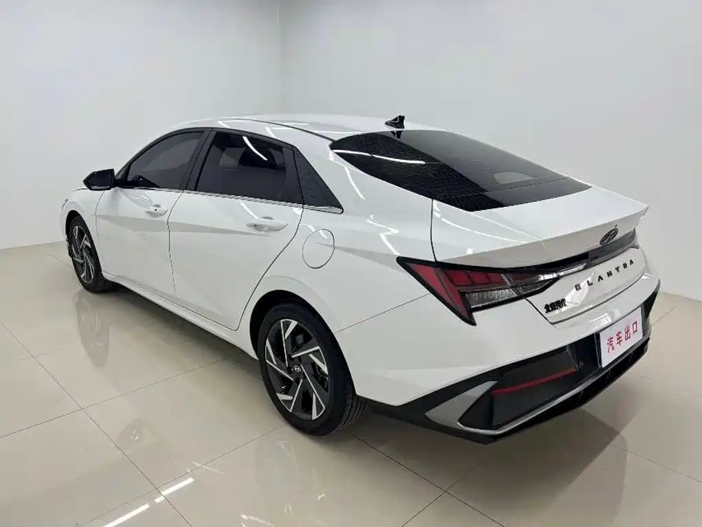 Hyundai Elantra — миниатюра 6