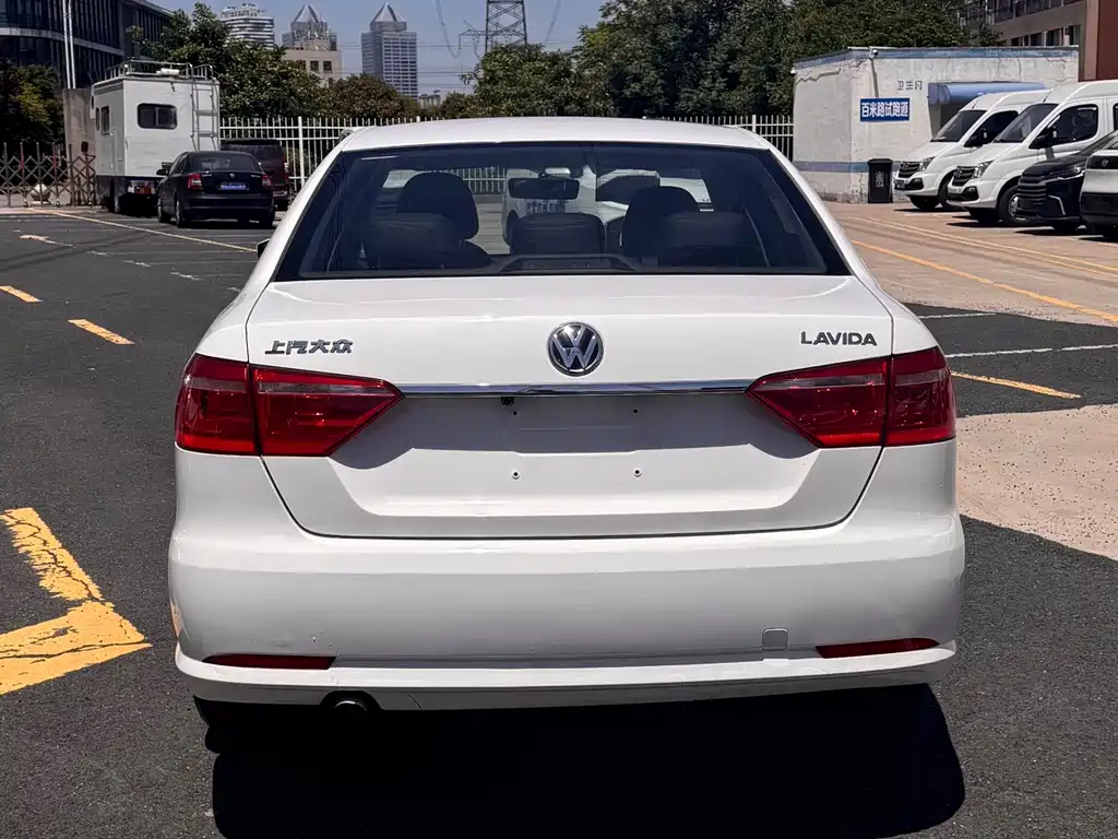 Volkswagen Lavida — миниатюра 6