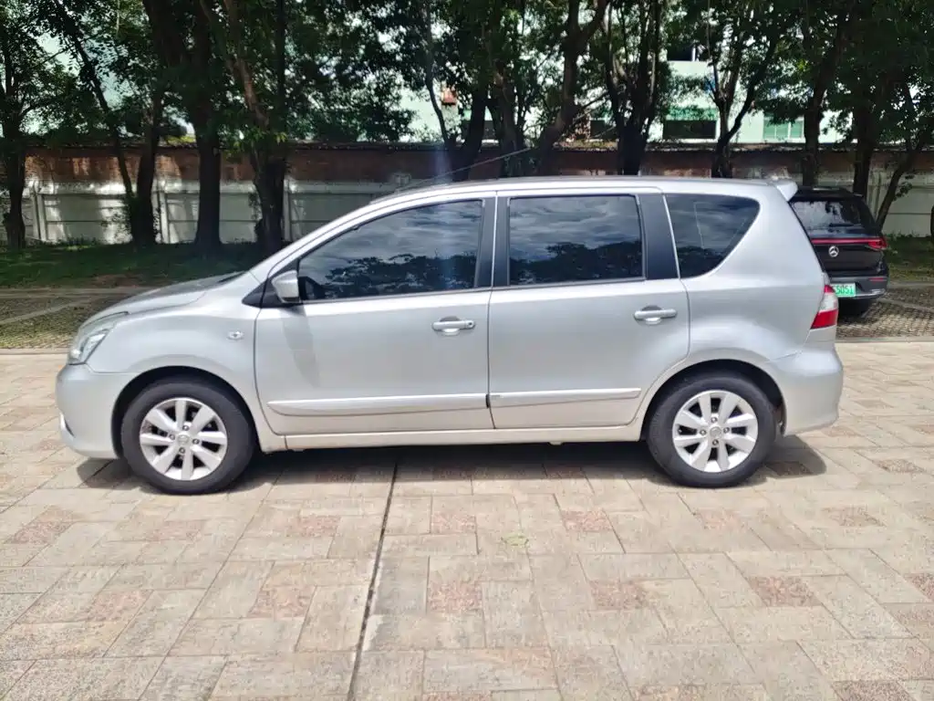 Nissan Livina — миниатюра 4