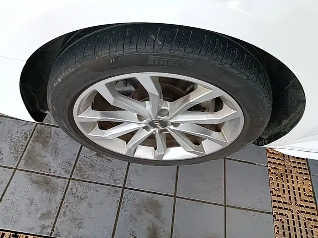 Audi A4L — миниатюра 23