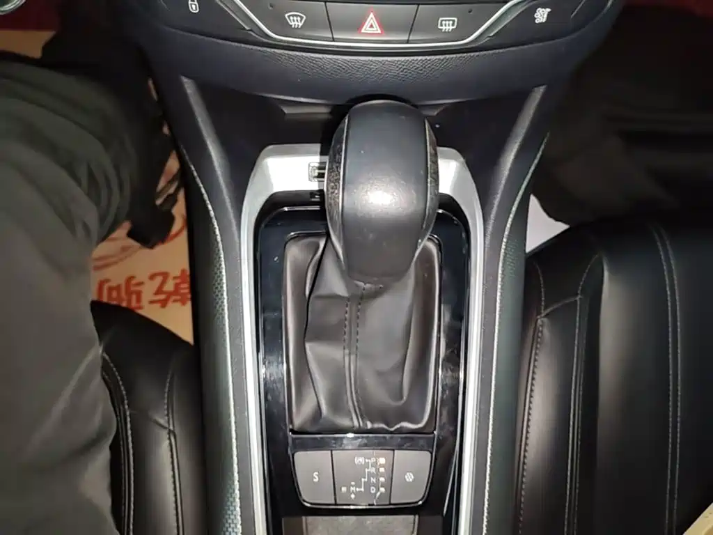 Peugeot 408 — миниатюра 14