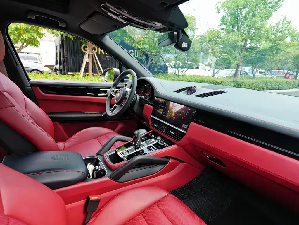 Porsche Cayenne — миниатюра 12