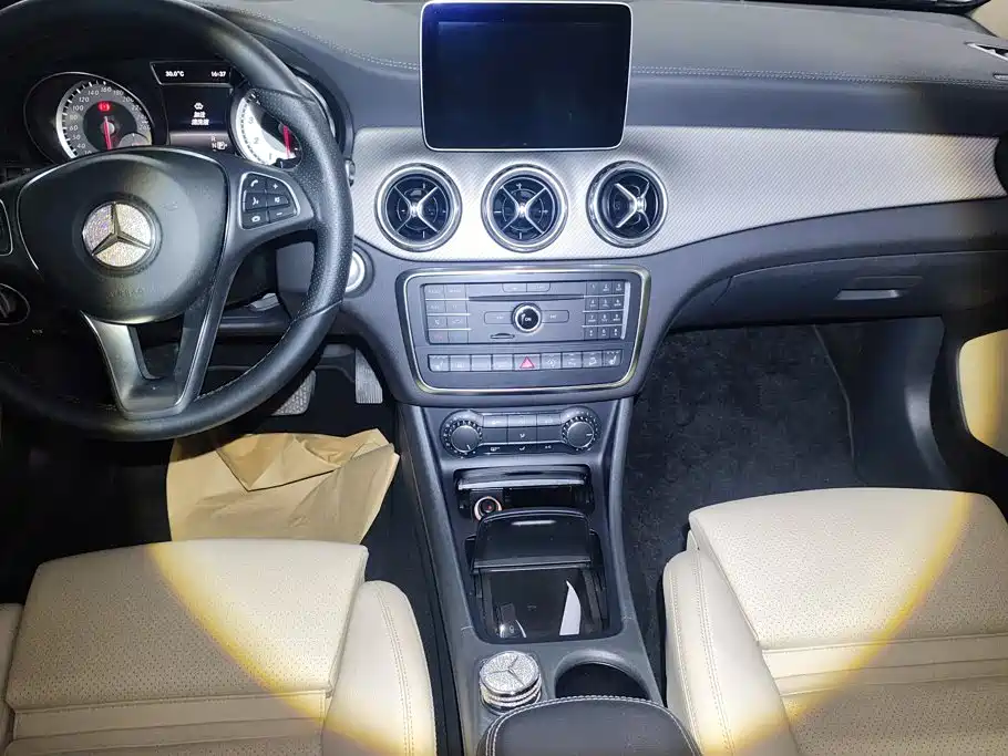 Mercedes-Benz GLA — миниатюра 16