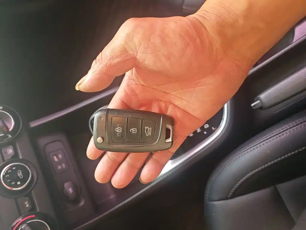 Hyundai Elantra — миниатюра 9