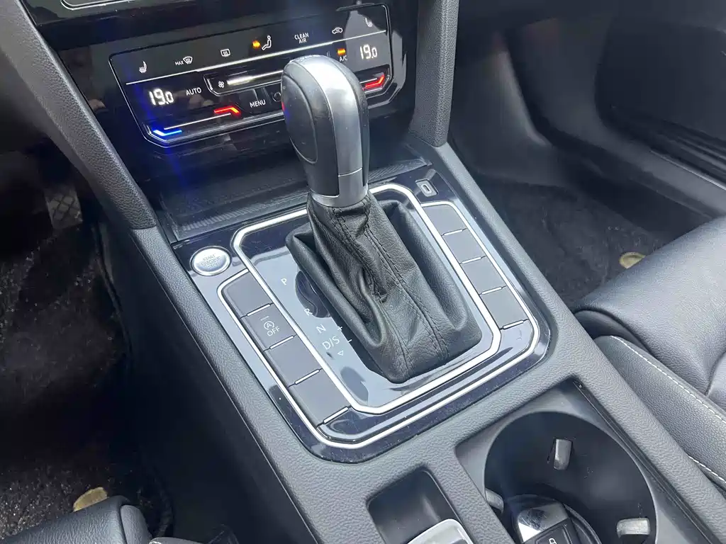 Volkswagen Magotan 2020 330TSI DSG Lead