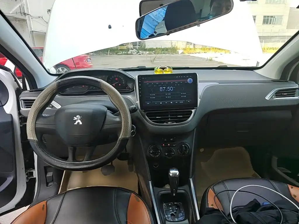 Peugeot 2008 — миниатюра 10