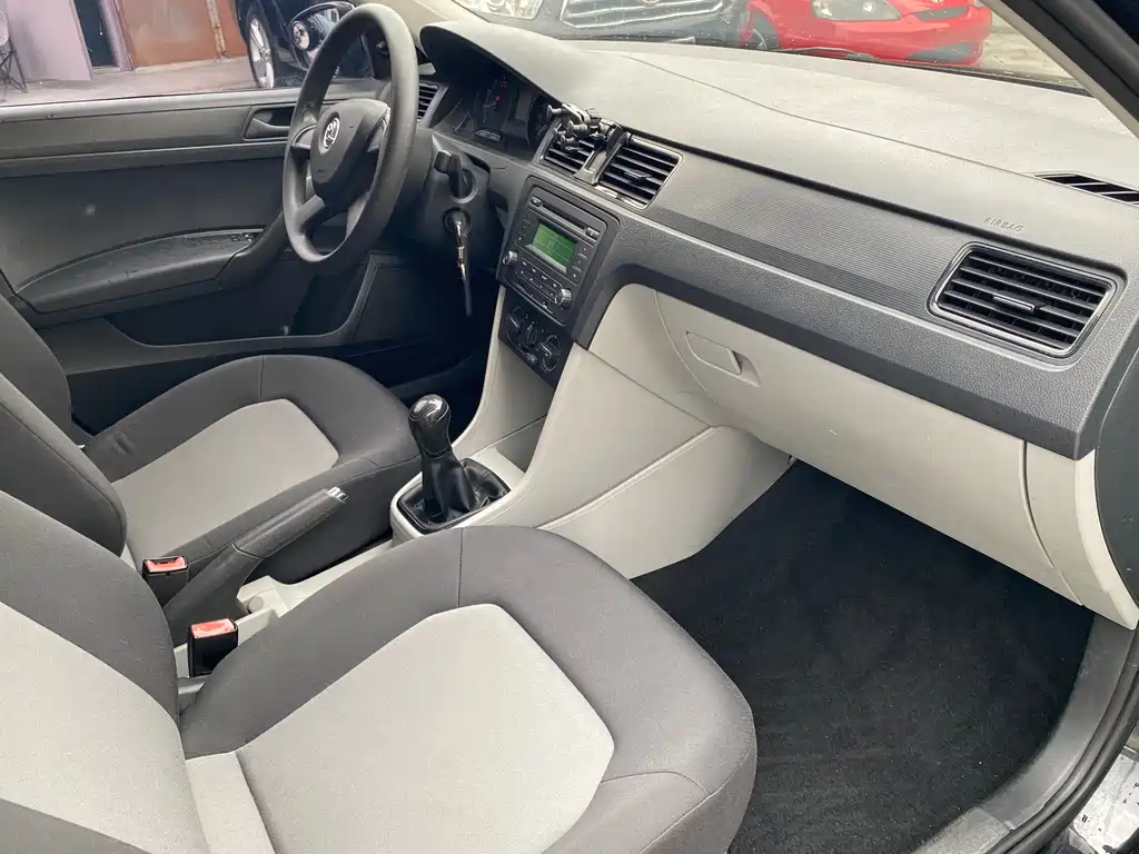 Skoda Rapid 2013 1.6L MT