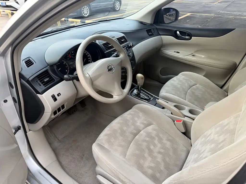 Nissan Tiida — миниатюра 7