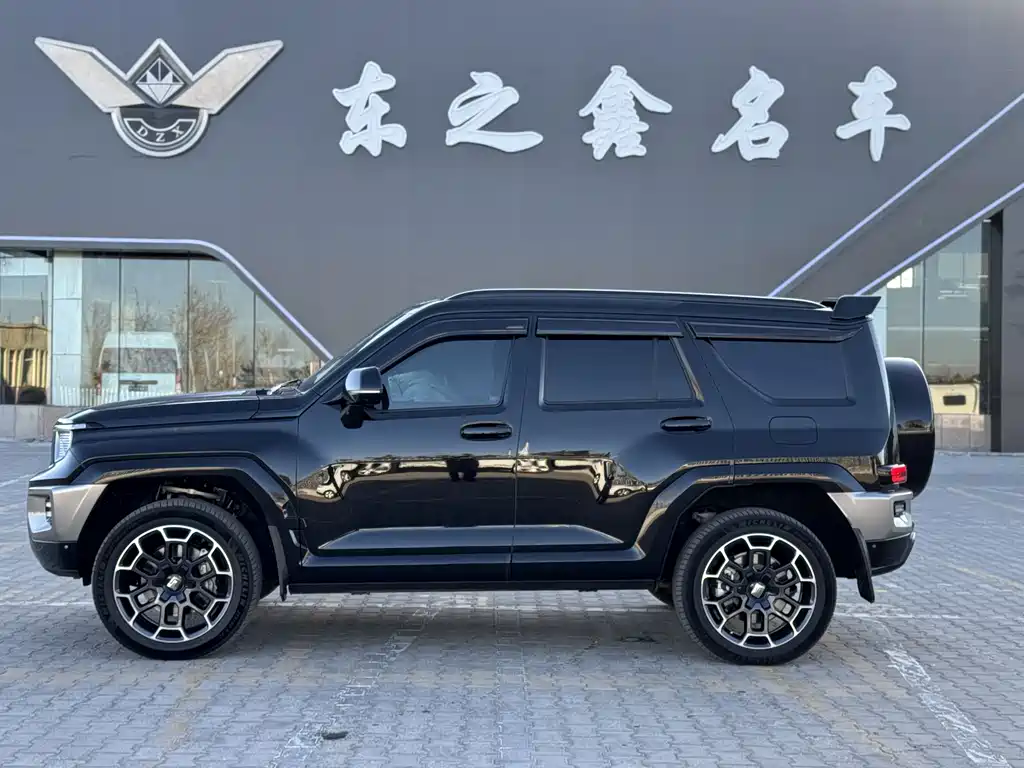 TANK TANK 700 NEW ENERGY