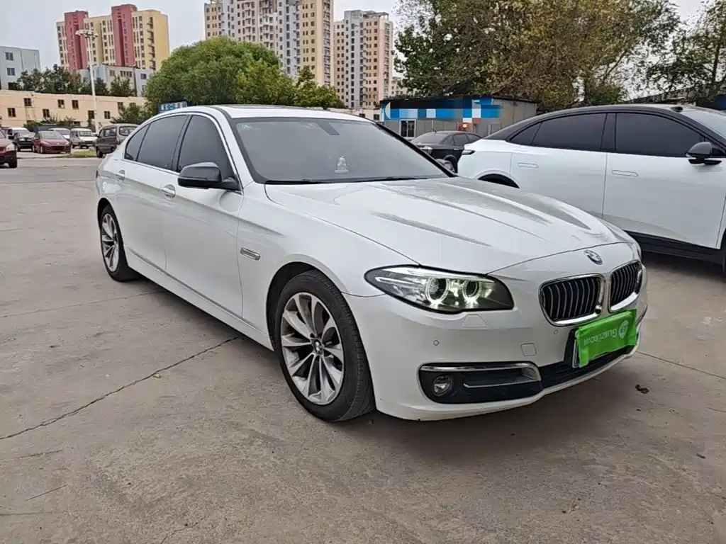 BMW 5 Series — миниатюра 4