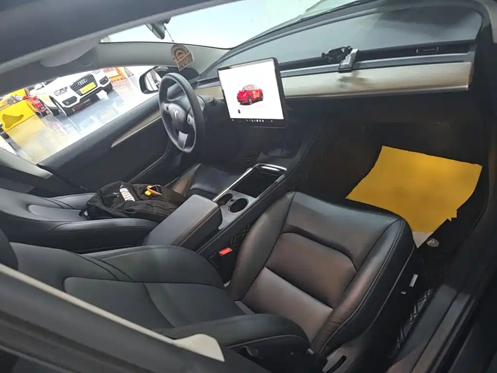 Tesla Model 3 — миниатюра 25