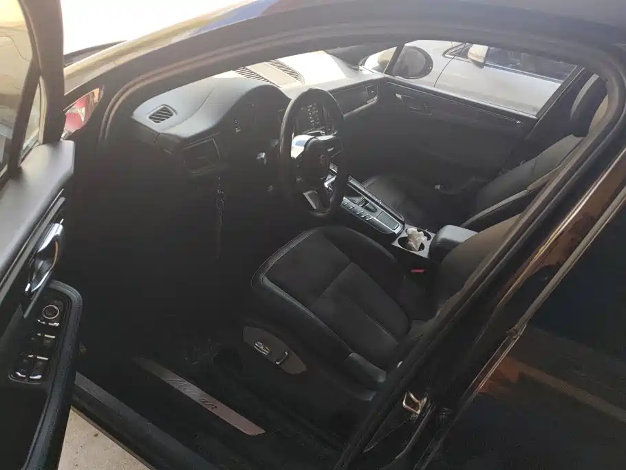 Porsche Macan — миниатюра 9