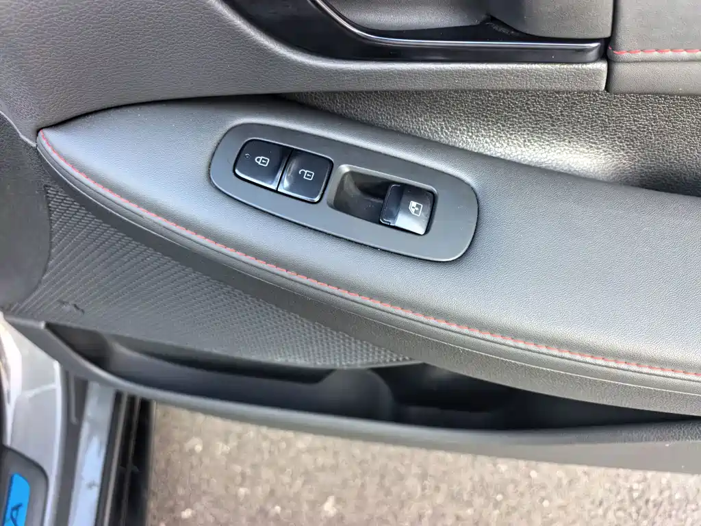 Hyundai Sonata — миниатюра 15