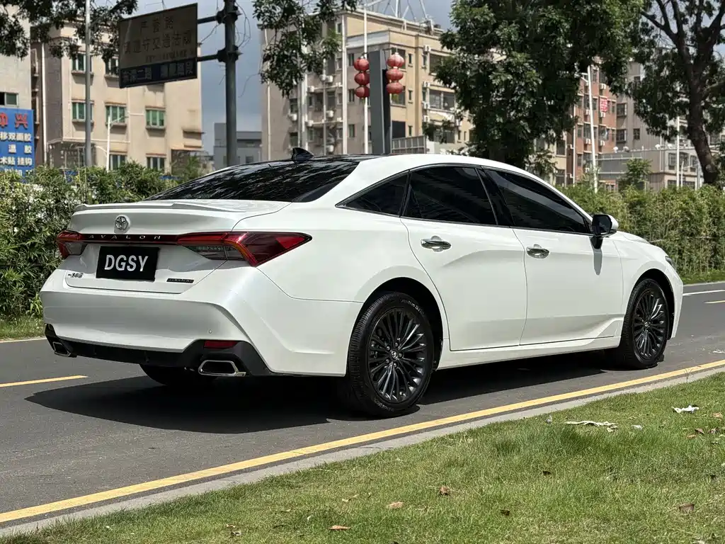 Toyota Avalon — миниатюра 6