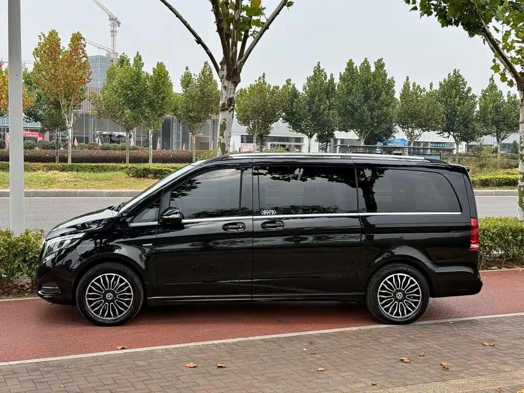 Mercedes-Benz V-Class — миниатюра 6