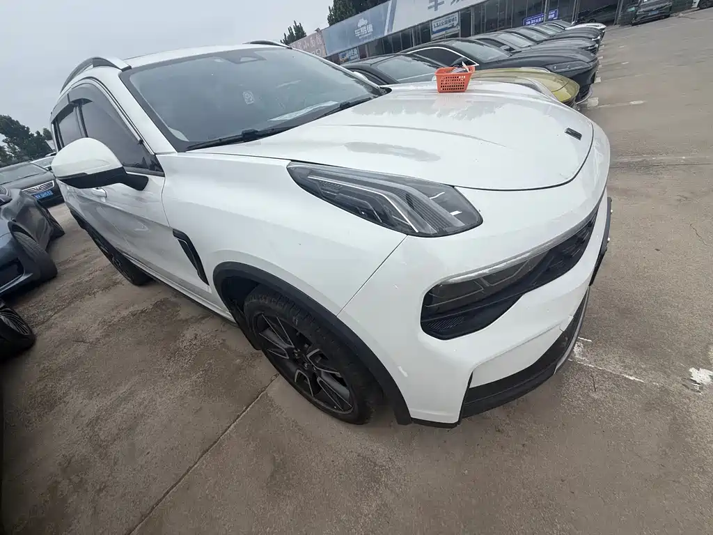 Lynk & Co 01 — миниатюра 2