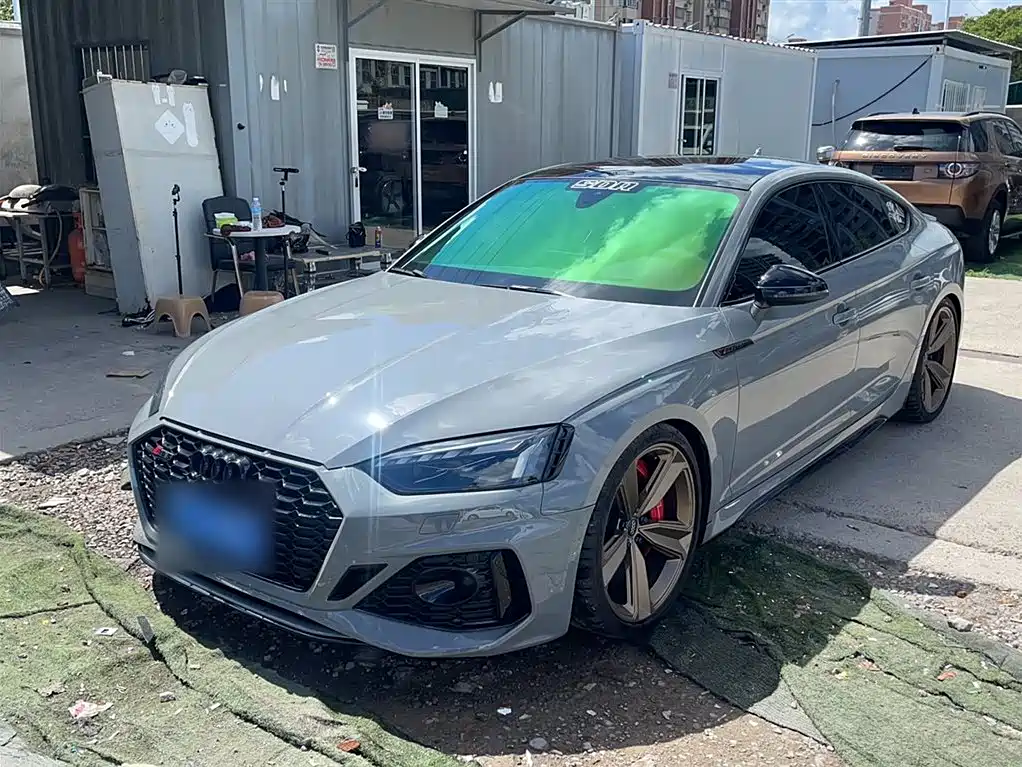 AUDI RS 5