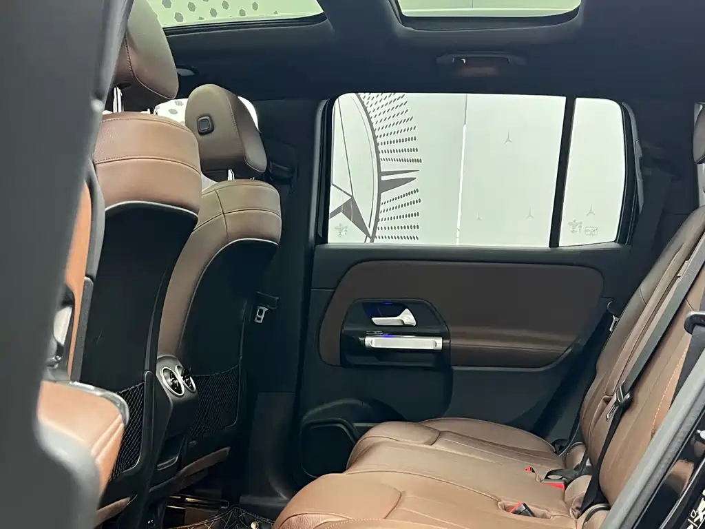 Mercedes-Benz GLB — миниатюра 8