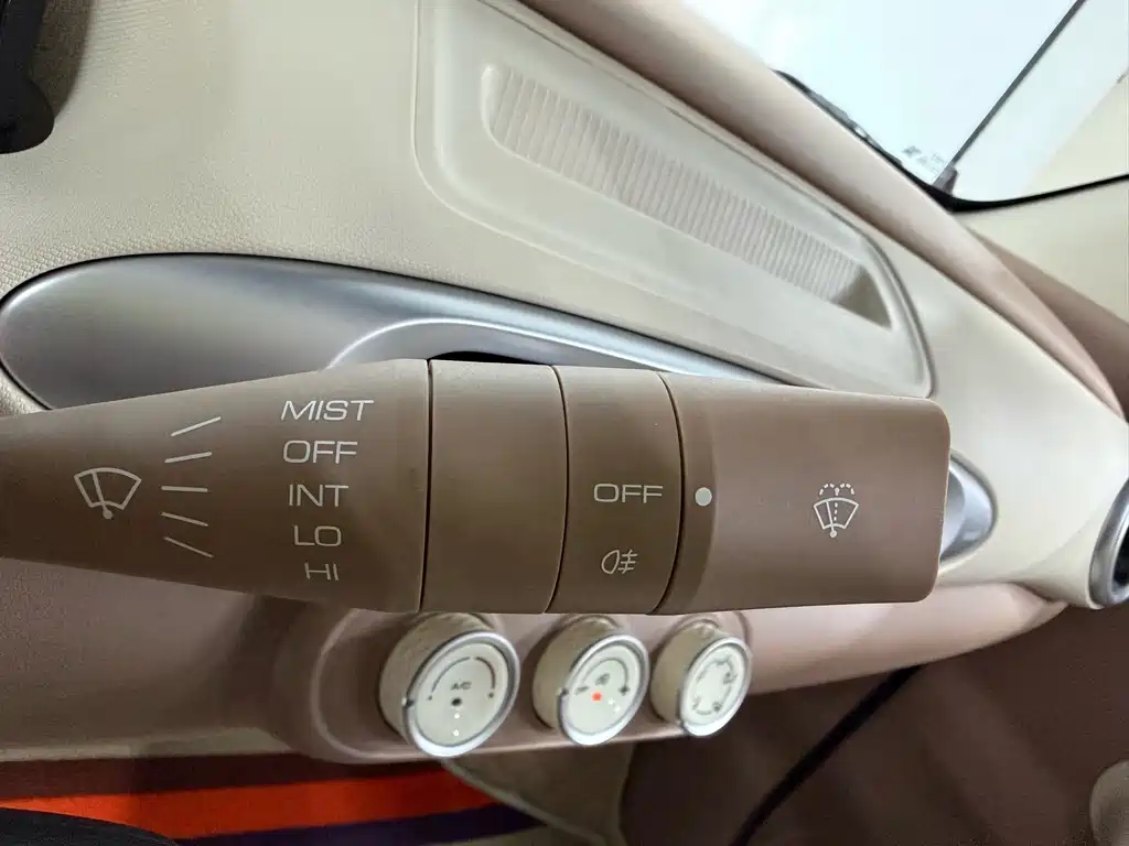 Wuling MINIEV — миниатюра 18