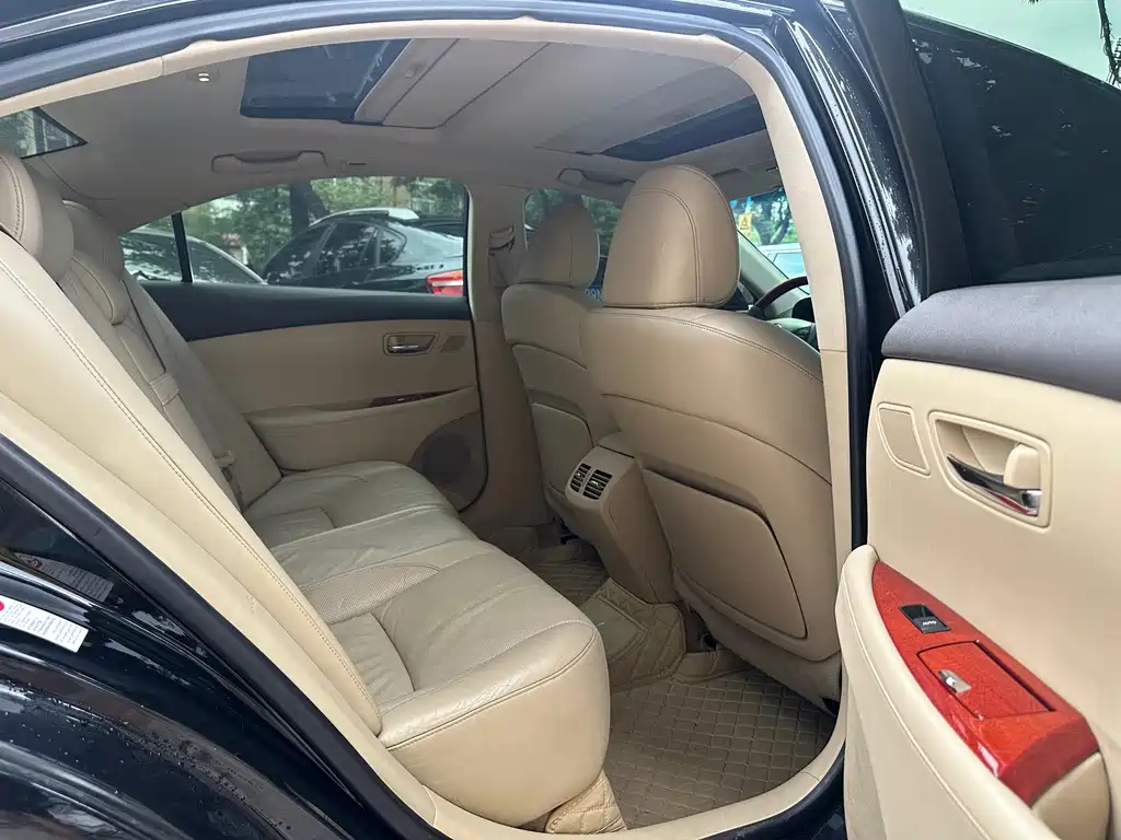Lexus ES — миниатюра 8