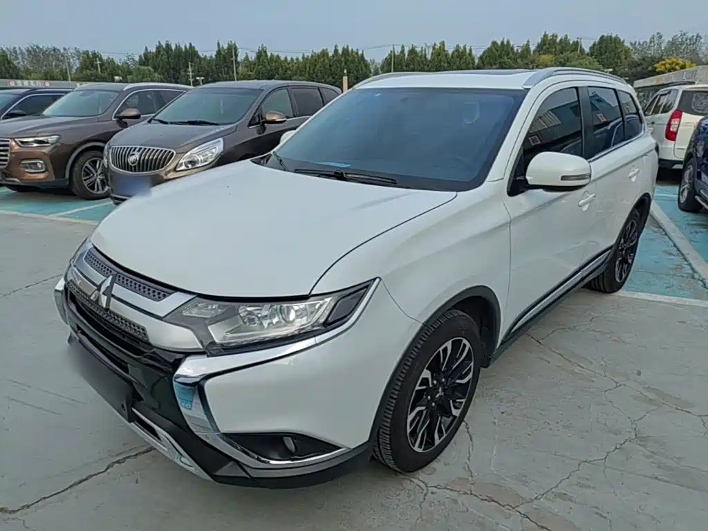 Mitsubishi Outlander — миниатюра 2