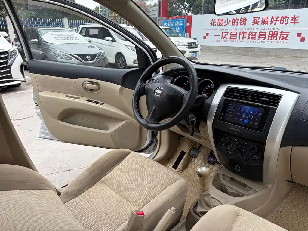 Nissan Livina — миниатюра 10