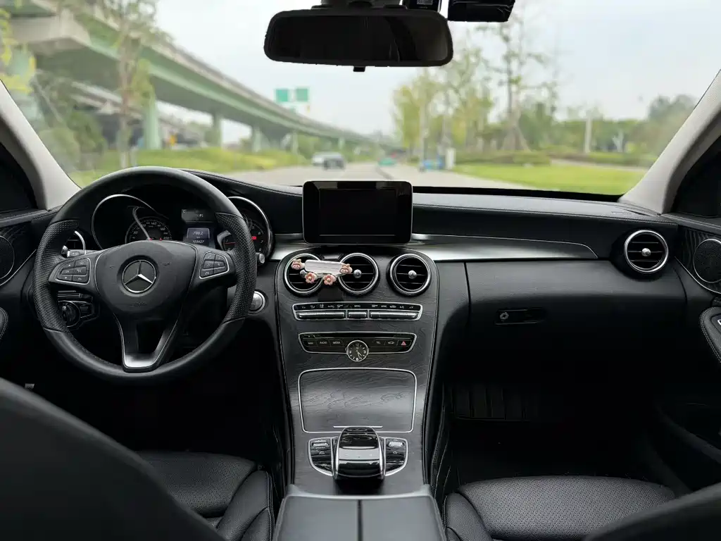 Mercedes-Benz C-Class — миниатюра 5
