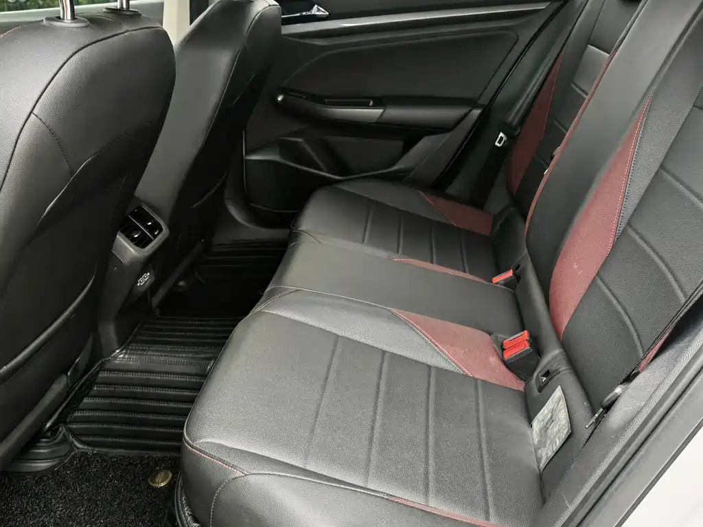 Volkswagen Bora — миниатюра 4