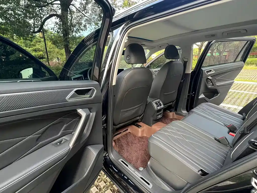 Volkswagen Tiguan L — миниатюра 15