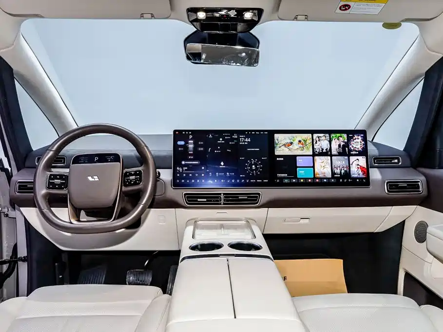 Li Auto Li MEGA — миниатюра 23