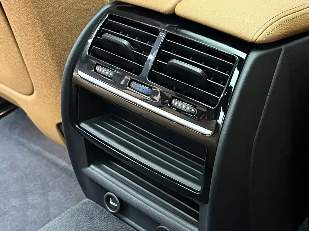 BMW 5 Series — миниатюра 25
