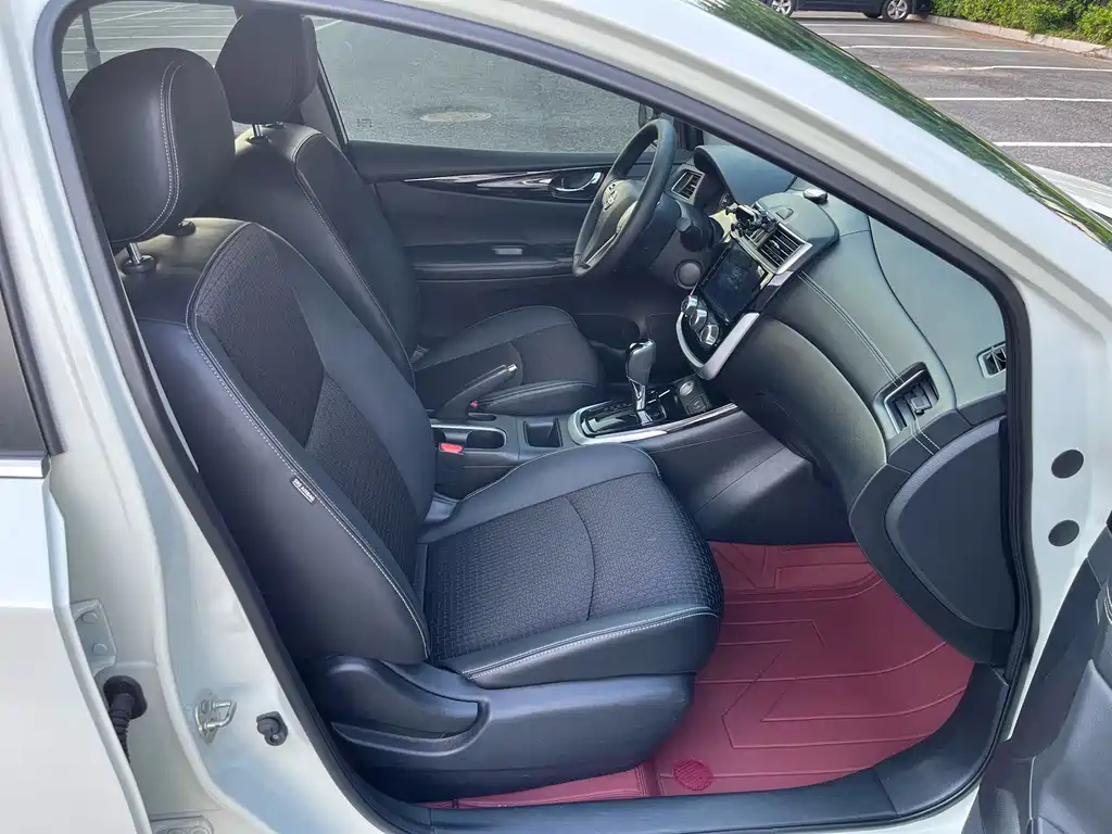 Nissan Tiida — миниатюра 11