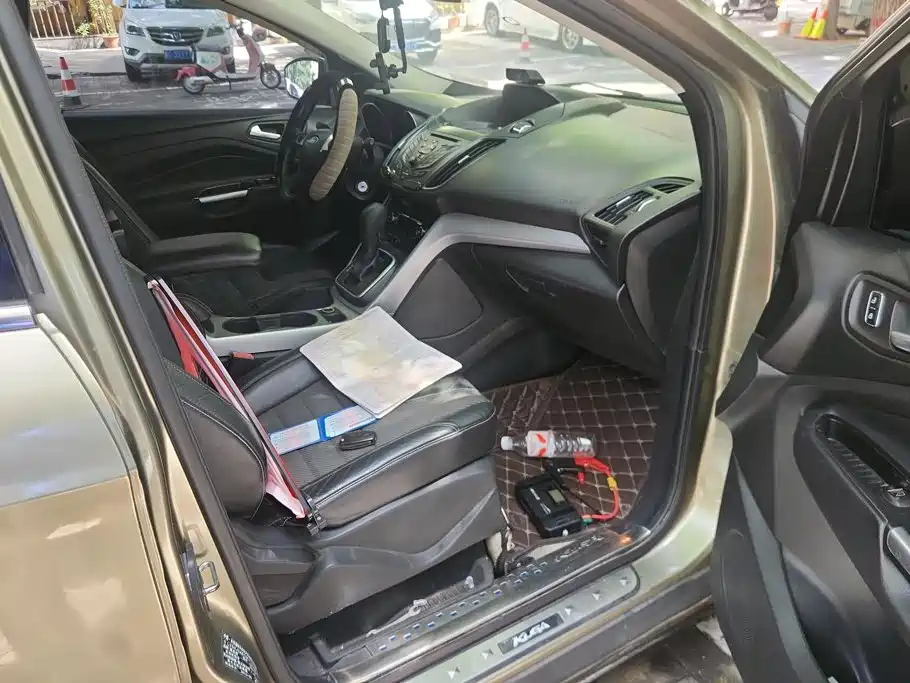 Ford Kuga — миниатюра 8