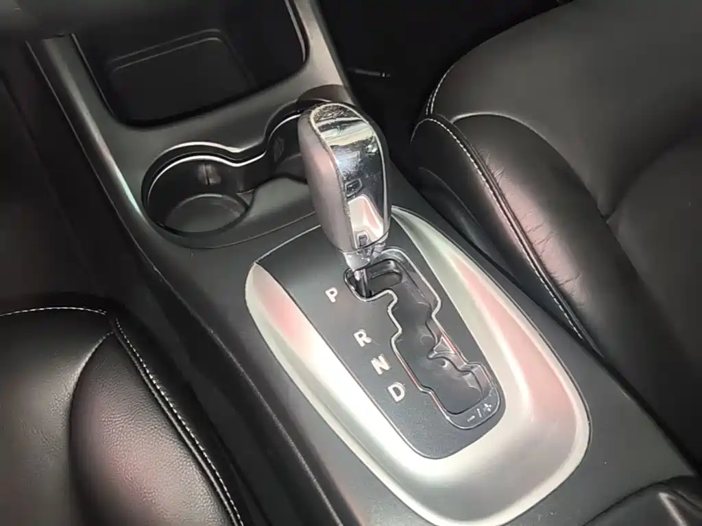 Dodge Journey — миниатюра 14