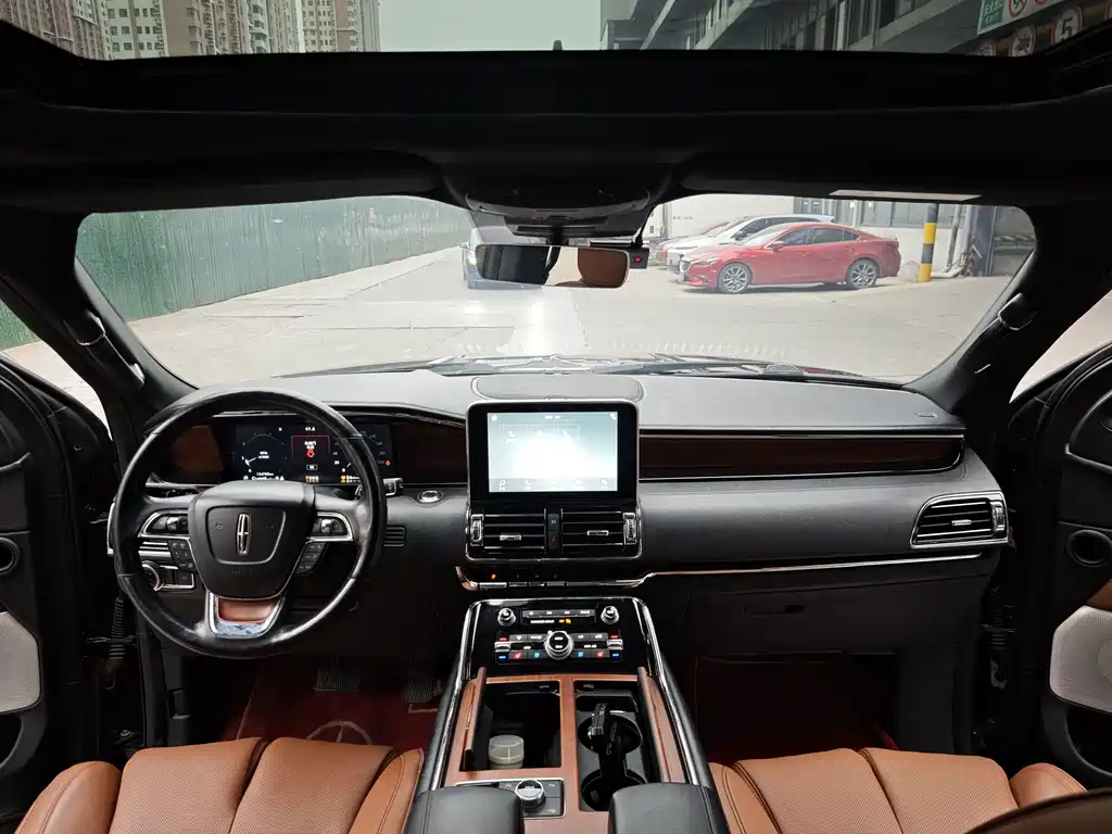 Lincoln Navigator — миниатюра 5
