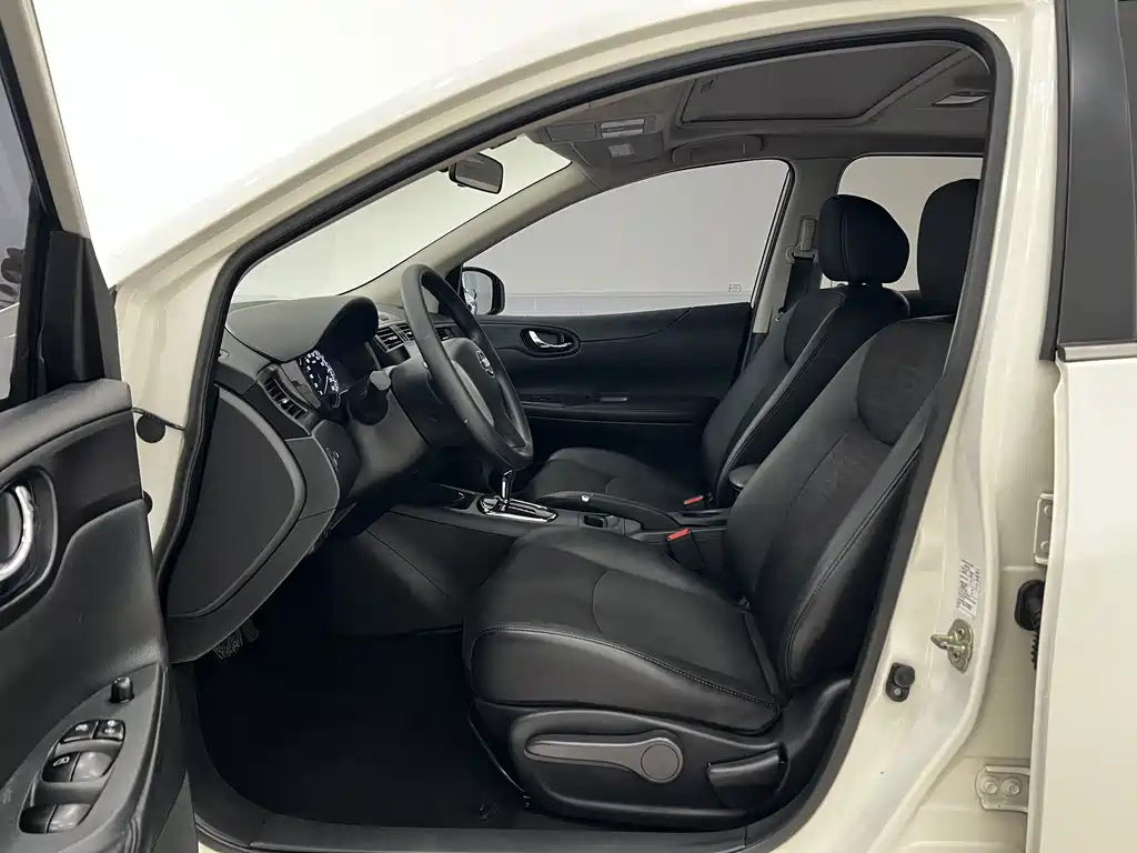 Nissan Tiida 1.6L CVT Smart Type, фото 4