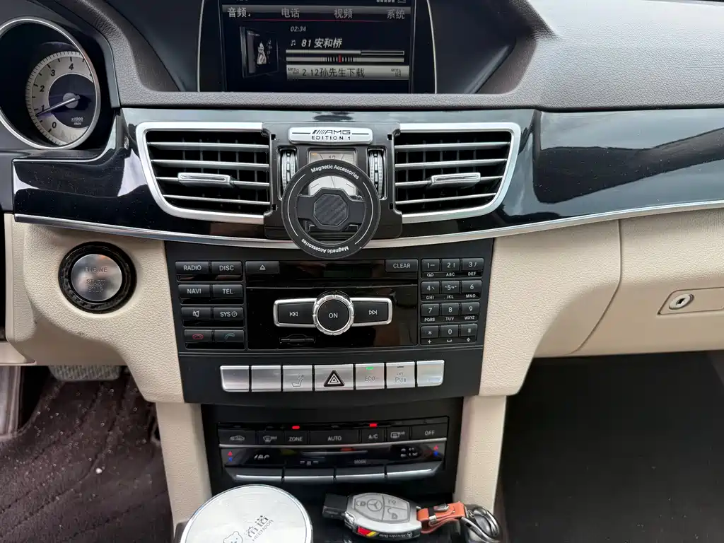 Mercedes-Benz E-Class — миниатюра 12