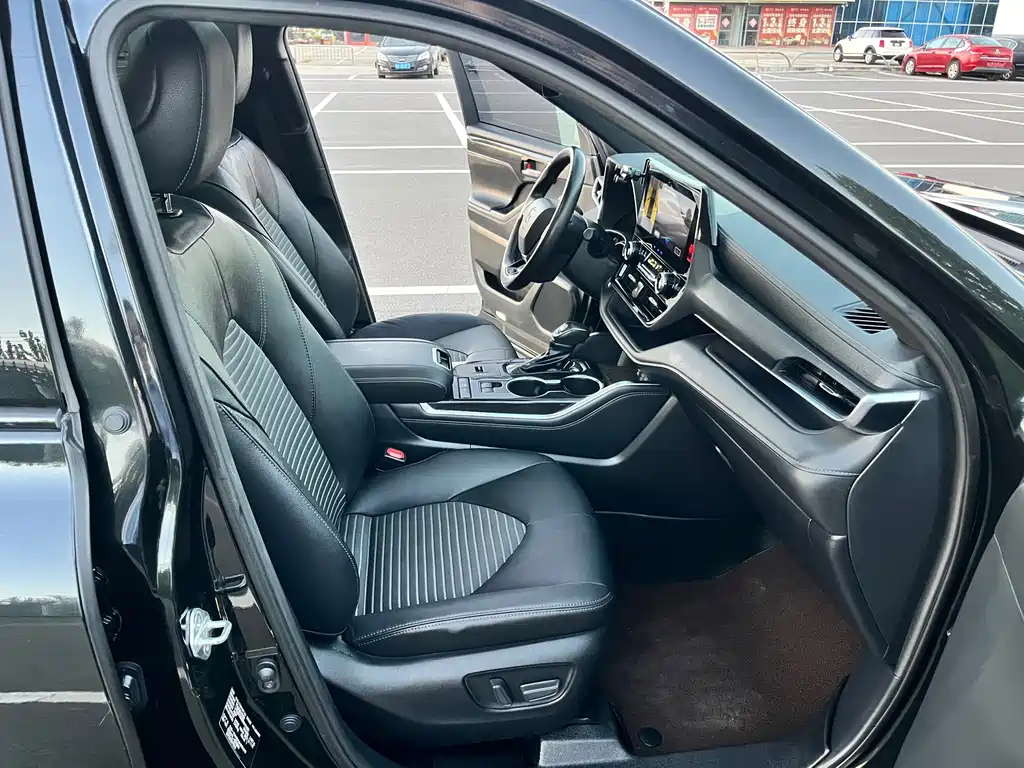 Toyota Crown Kluger — миниатюра 10