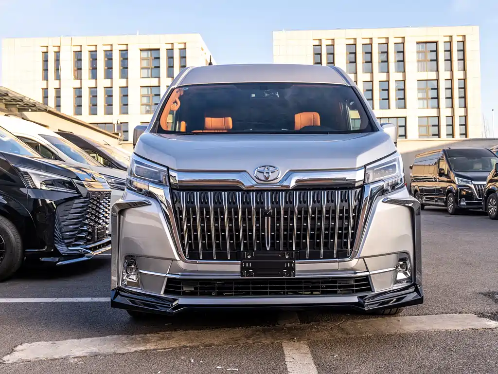 Toyota Hiace 2024