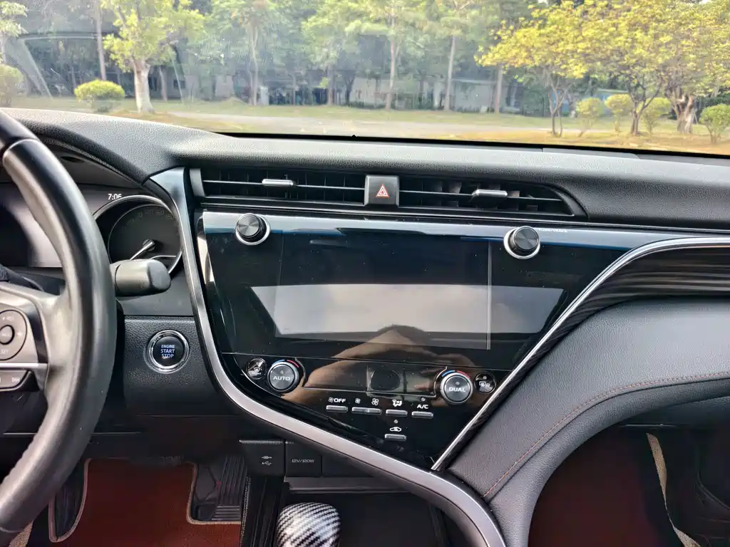 Toyota Camry — миниатюра 8