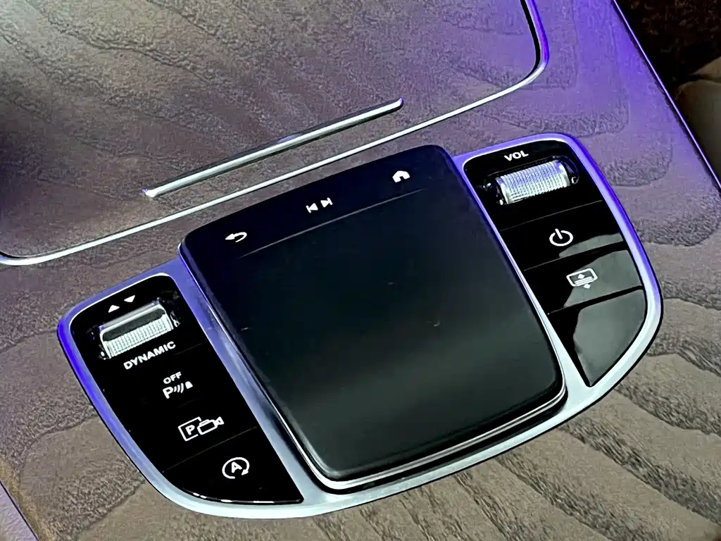 Mercedes-Benz E-Class — миниатюра 8