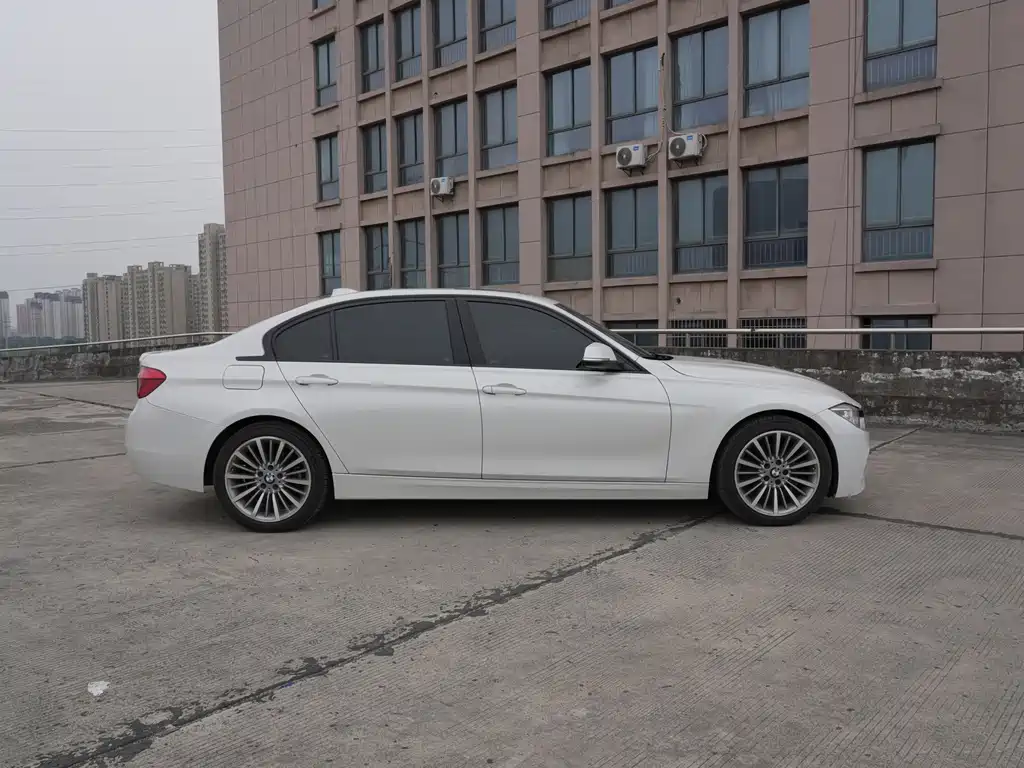 BMW 3 Series — миниатюра 3