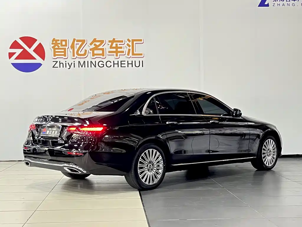 Mercedes-Benz E-Class — миниатюра 4