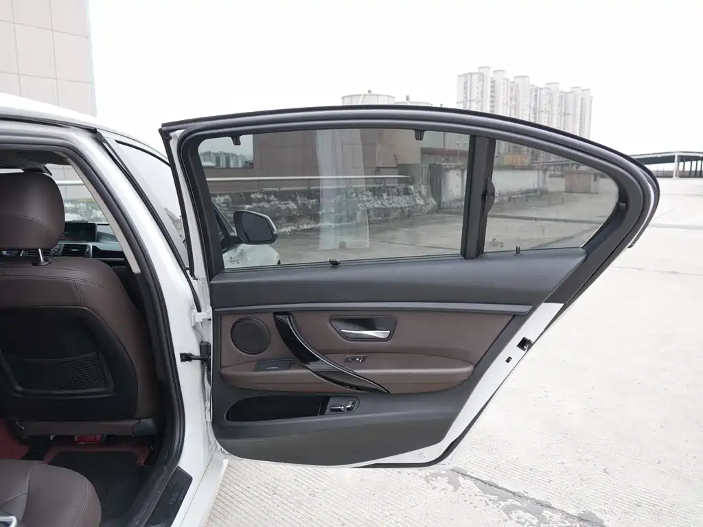 BMW 3 Series — миниатюра 20